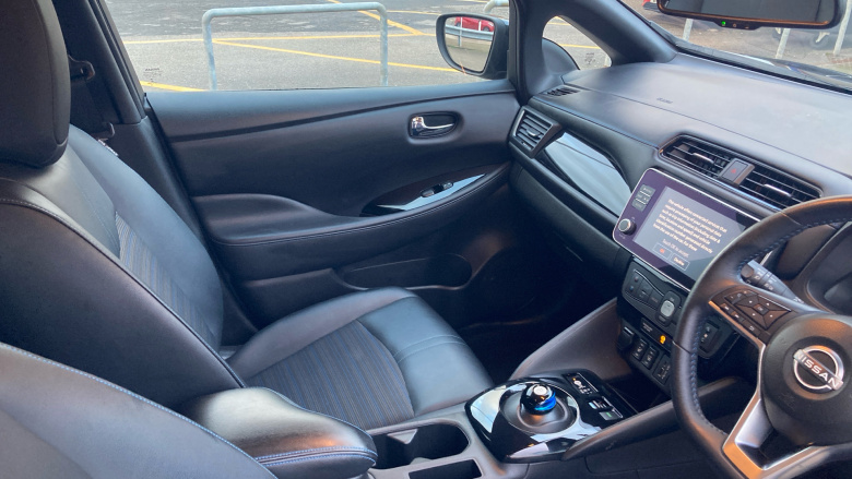 Nissan LEAF 110kW N-Connecta 39kWh 5dr Auto Electric Hatchback